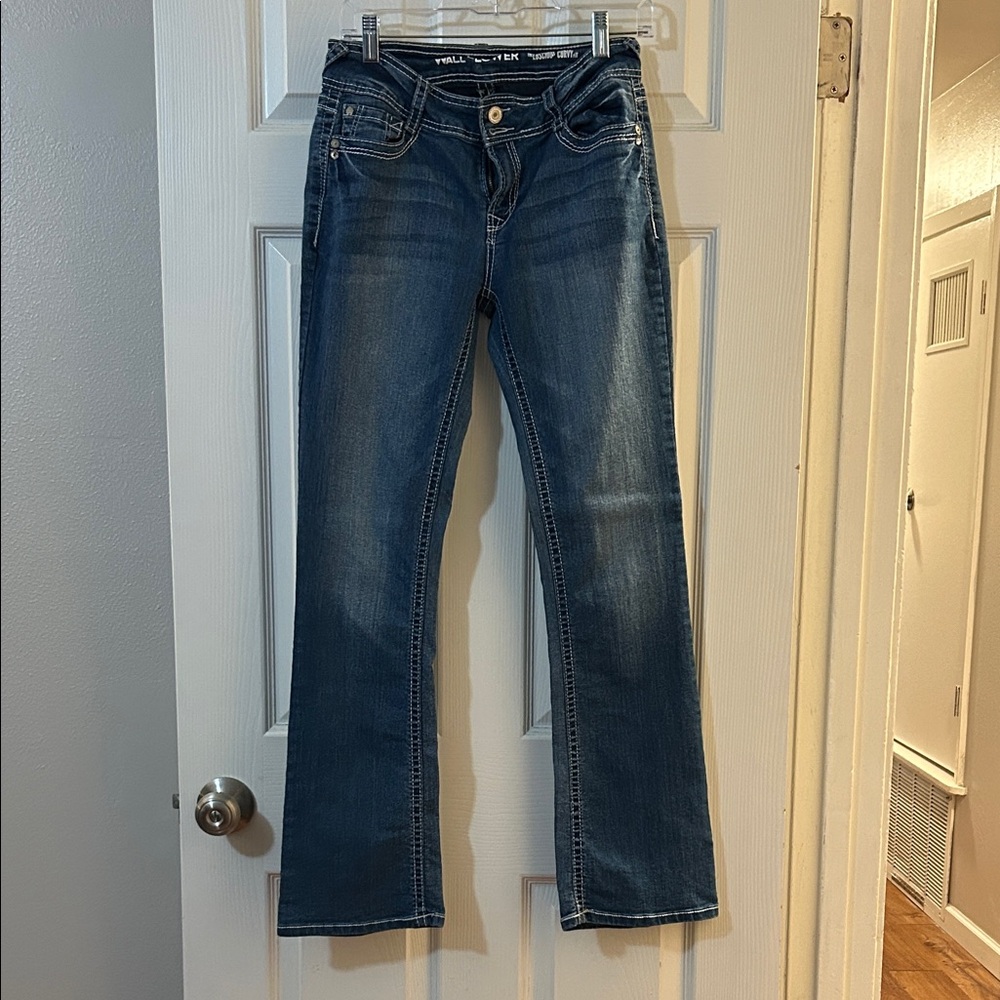Wallflower Women's Classic Blue Boot Cut Jeans